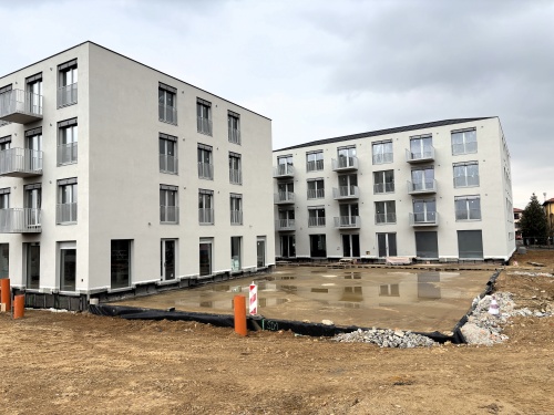 Březen 2025